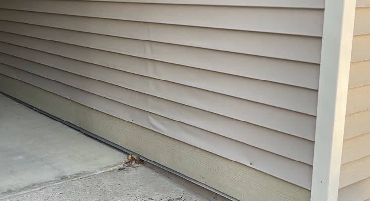 vinyl siding base of wall Fiber cement base of wall under combustible vinyl siding